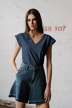 Barcelona Tee | Navy