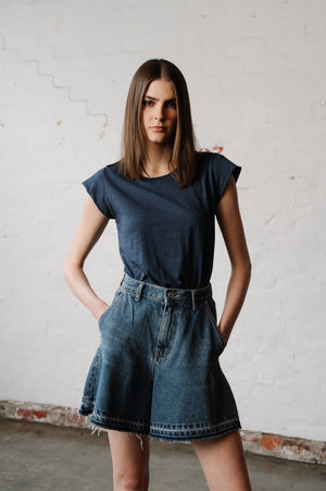 AMA Vienna Tee | Navy
