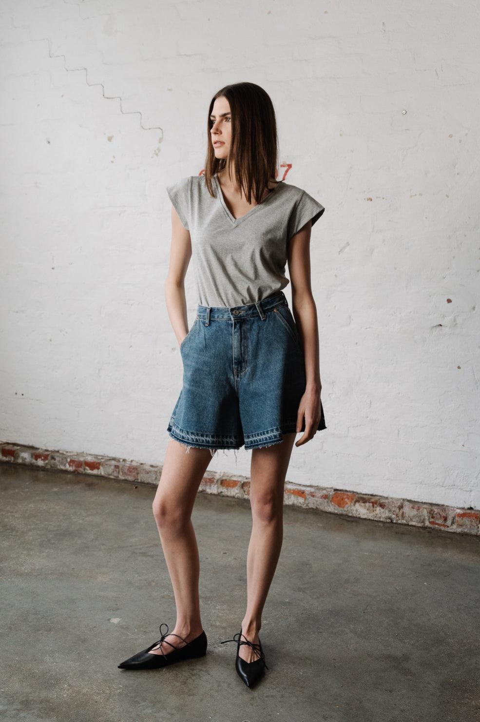 Barcelona Tee | Grey